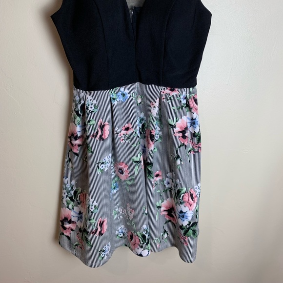 Super cute floral CRYSTAL DOLL dress ๐ - Picture 2 of 7